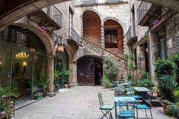 La entrada del palau Dalmases