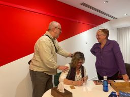 Firmando libros con Jasone