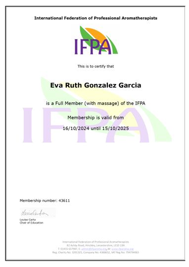 Imagen del Certificado a Eva Ruth González como aromaterapeuta en IFPA