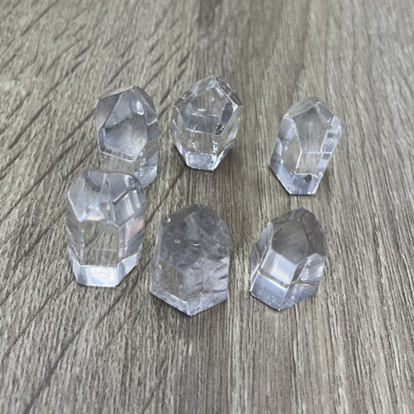 Puntas de Cuarzo Cristal pulidas 6 unidades (-100gr)