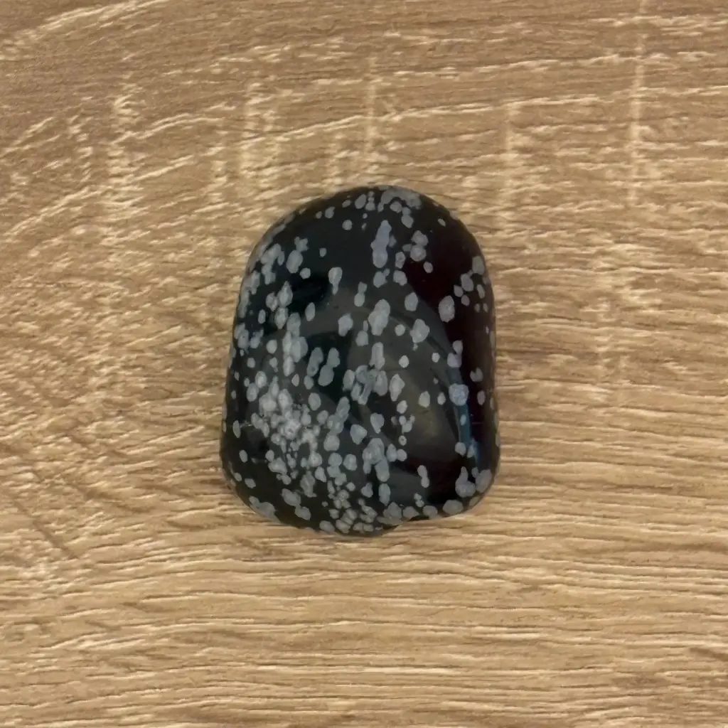 Canto rodado grande de Obsidiana Nevada