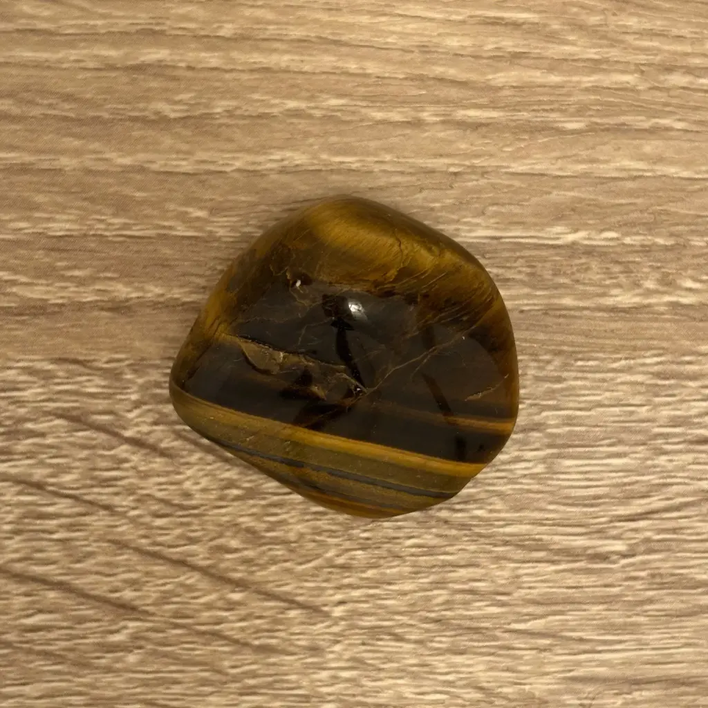 Canto rodado grande de Ojo de Tigre