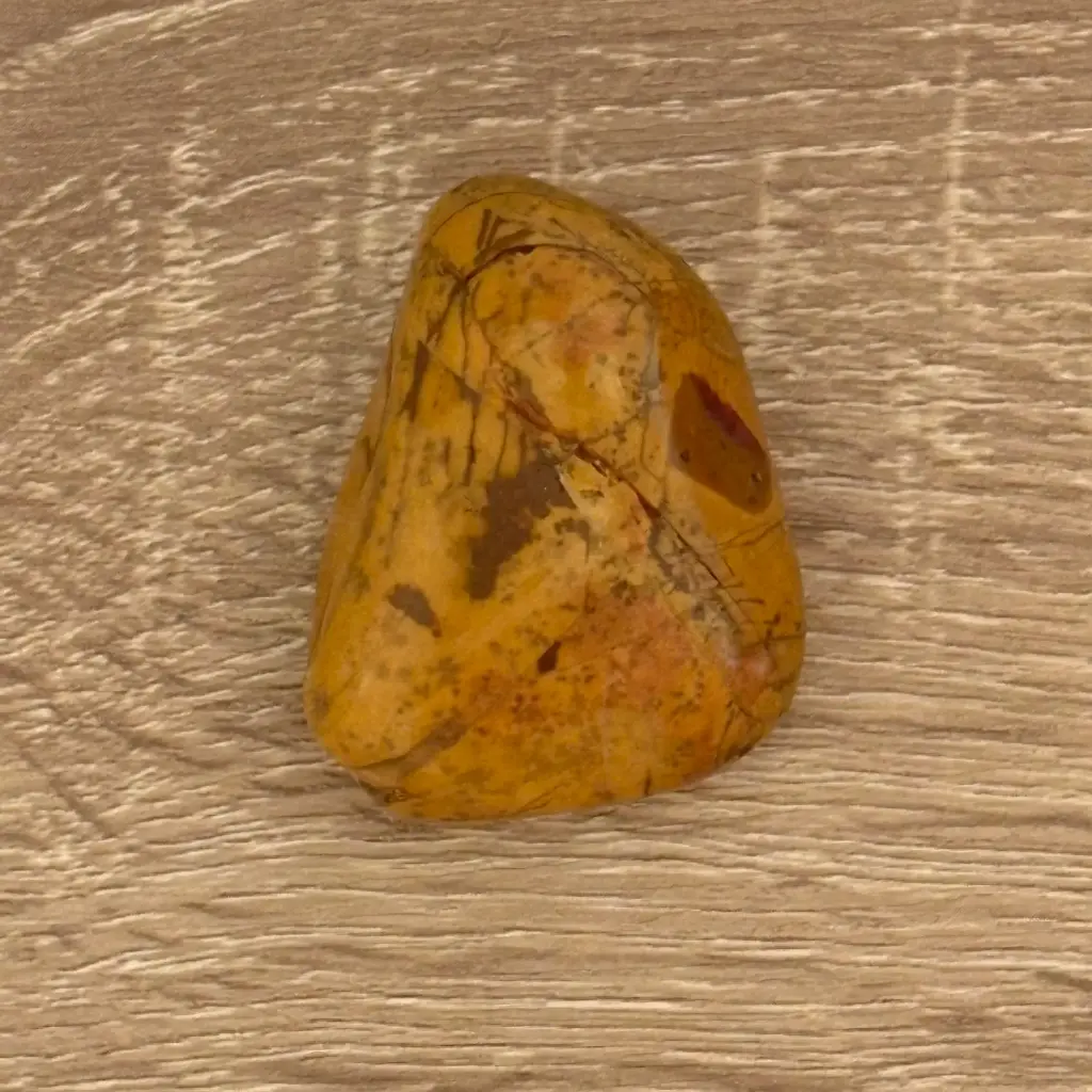 Canto rodado grande Jaspe  amarillo