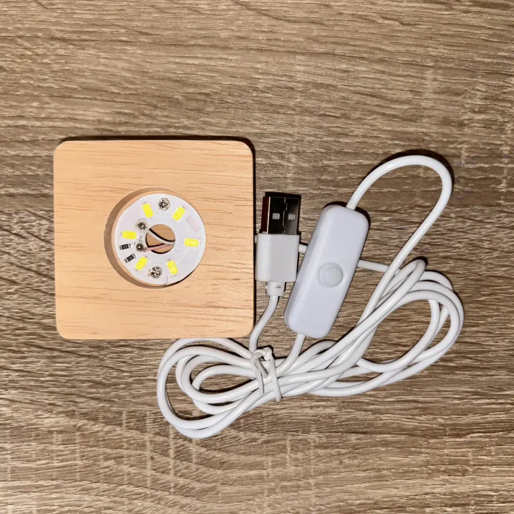 Base de luz led usb madera cuadrado 6cm