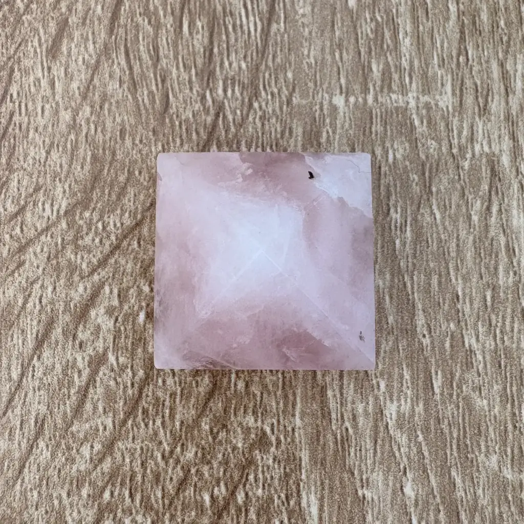 Pirámide Cuarzo rosa